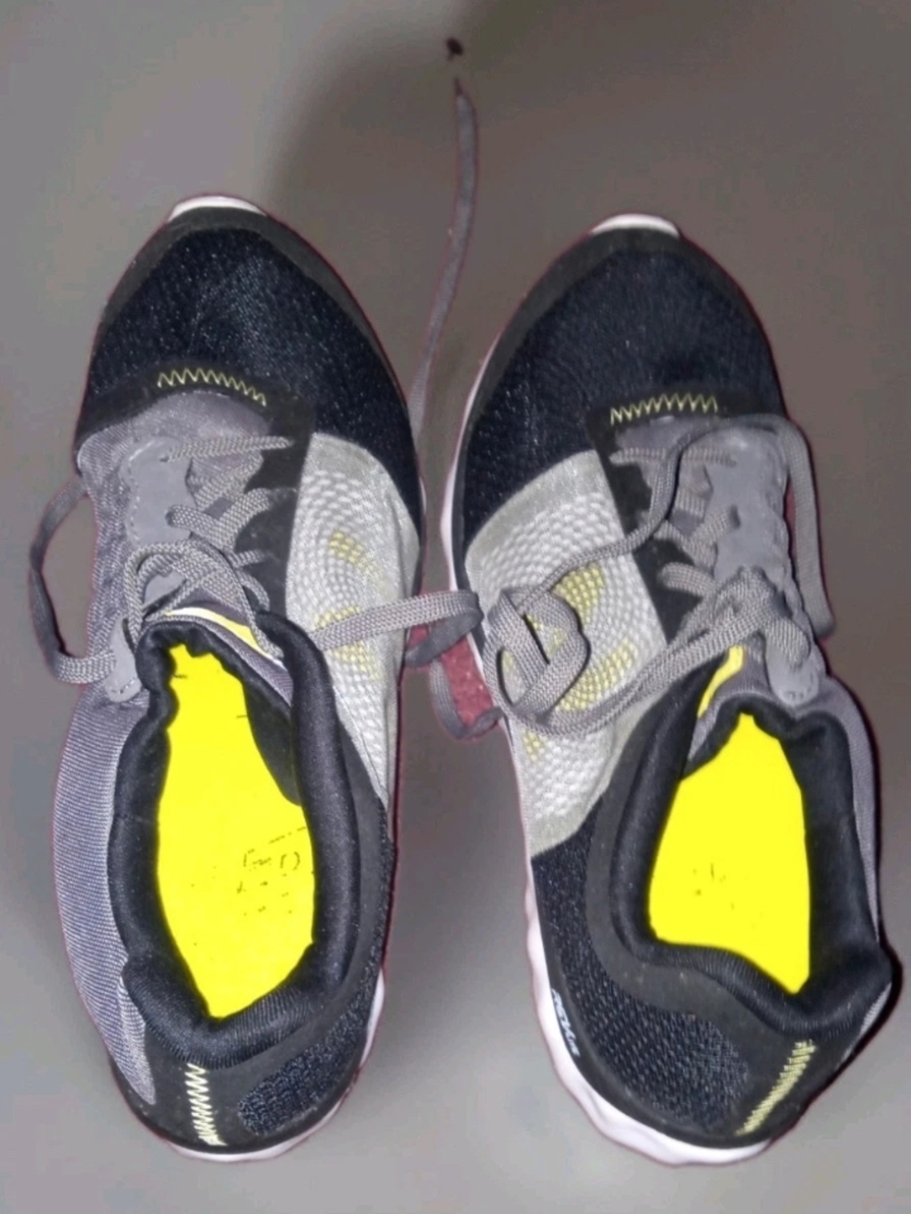 New Balance Women's Sneakers Size 9 WW895BK B Yellow/Black Running Shoes